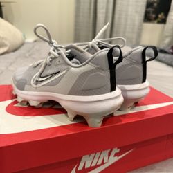 Nike Kids Baseball Cleats Size 4.5