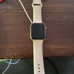 Apple Watch Locked Se $100