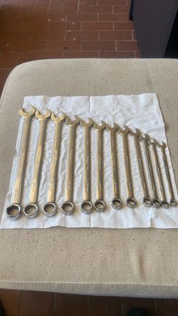 Snap on tools wrenches set 8 to19 used like new
