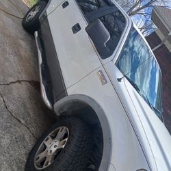 2005 Ford F-150..4WD..Runs Well..AC Working Great..Hand Title..it Has Inspection..