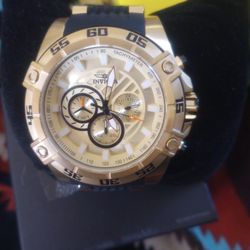 INVICTA BRAND NEW IN ITS BOX