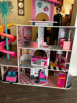 LOL Dollhouse