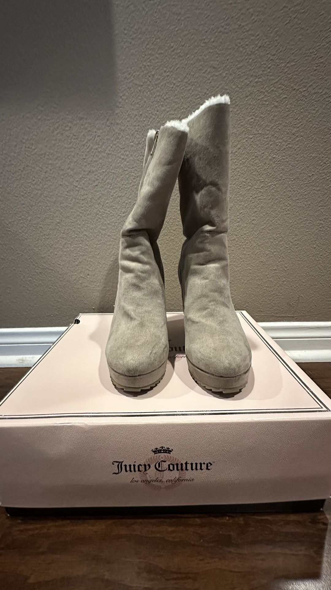 Juicy couture taupe microfiber heels