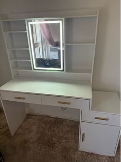 ✨ MOVING SALE! LED Vanity with Mirror & Storage ✨