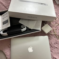 MacBook Air (11-inch, Early 2015) Come with box
