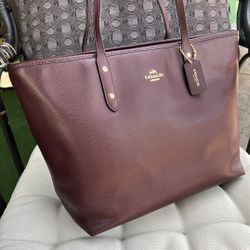 NWT COACH F36875 CITY ZIP TOTE IN CROSSGRAIN LEATHER Oxblood