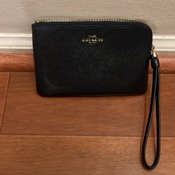 Women’s Coach Wristlet Navy Blue