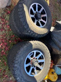 17” 8 lug truck wheels 35” bfg k02