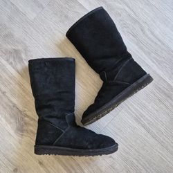 UGG Classic Tall Suede Zip Up Boots in Black