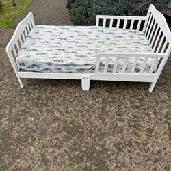 Toddler Bed /mattress