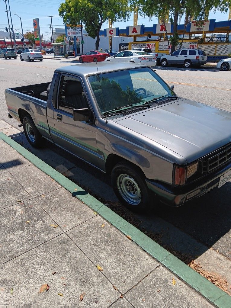 1990 Mitsubishi mighty max pick up
