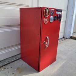 Small red tool box. Size 26"×13 2/4×15