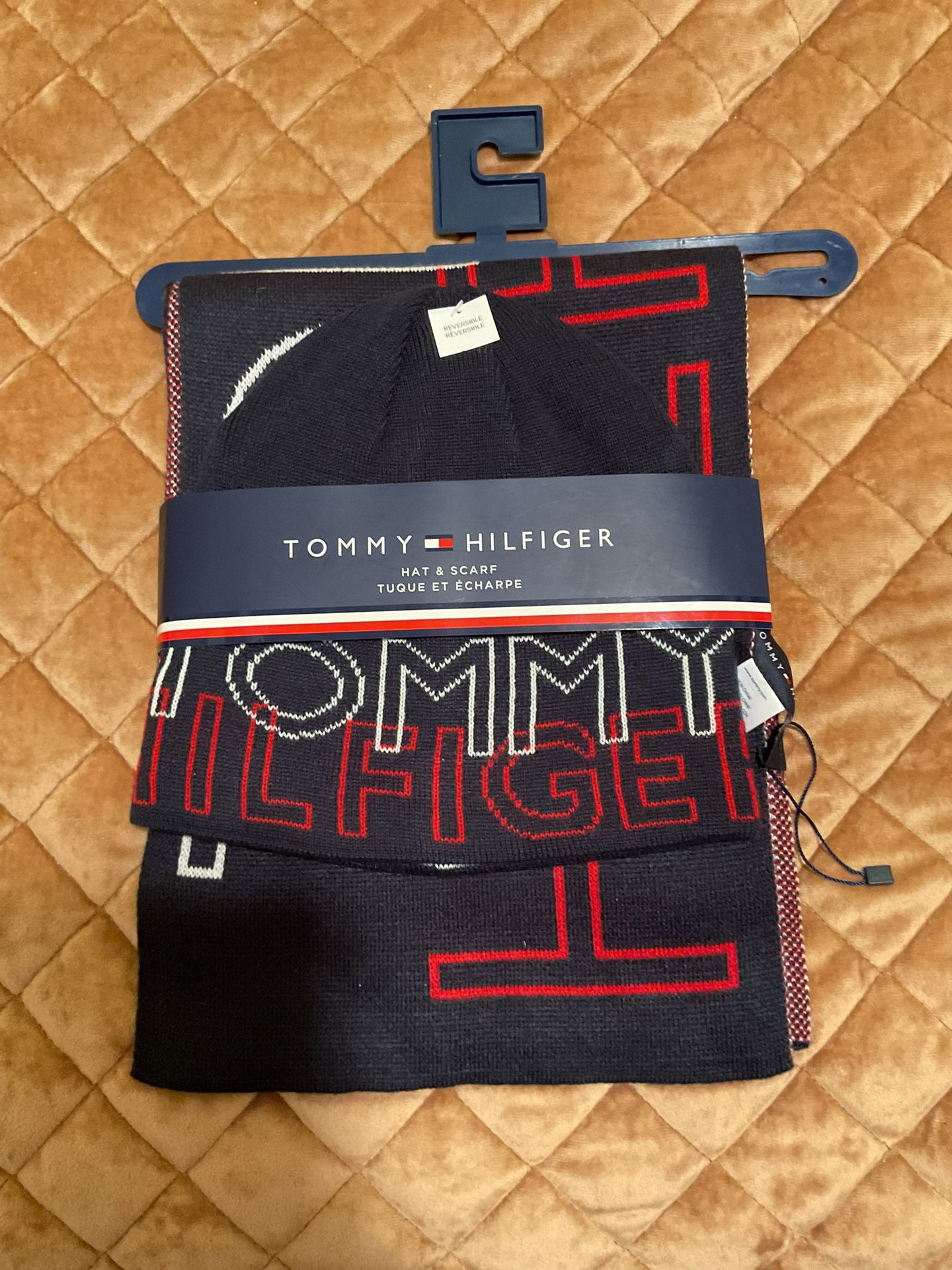 Navy blue reversible Tommy hilfiger hat and scarf set with red & white lettering NEW for Sale in Queens, NY -