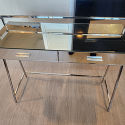 Mirrored desk Vanity