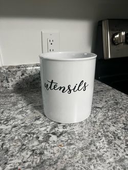Utensil crock