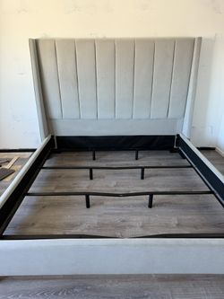 California King Bed (Gray)