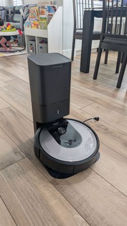 iRobot Roomba i8+ WiFi Smart Vacuum cleaner