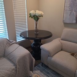 Round Pedistal Table From POTTERY BARN