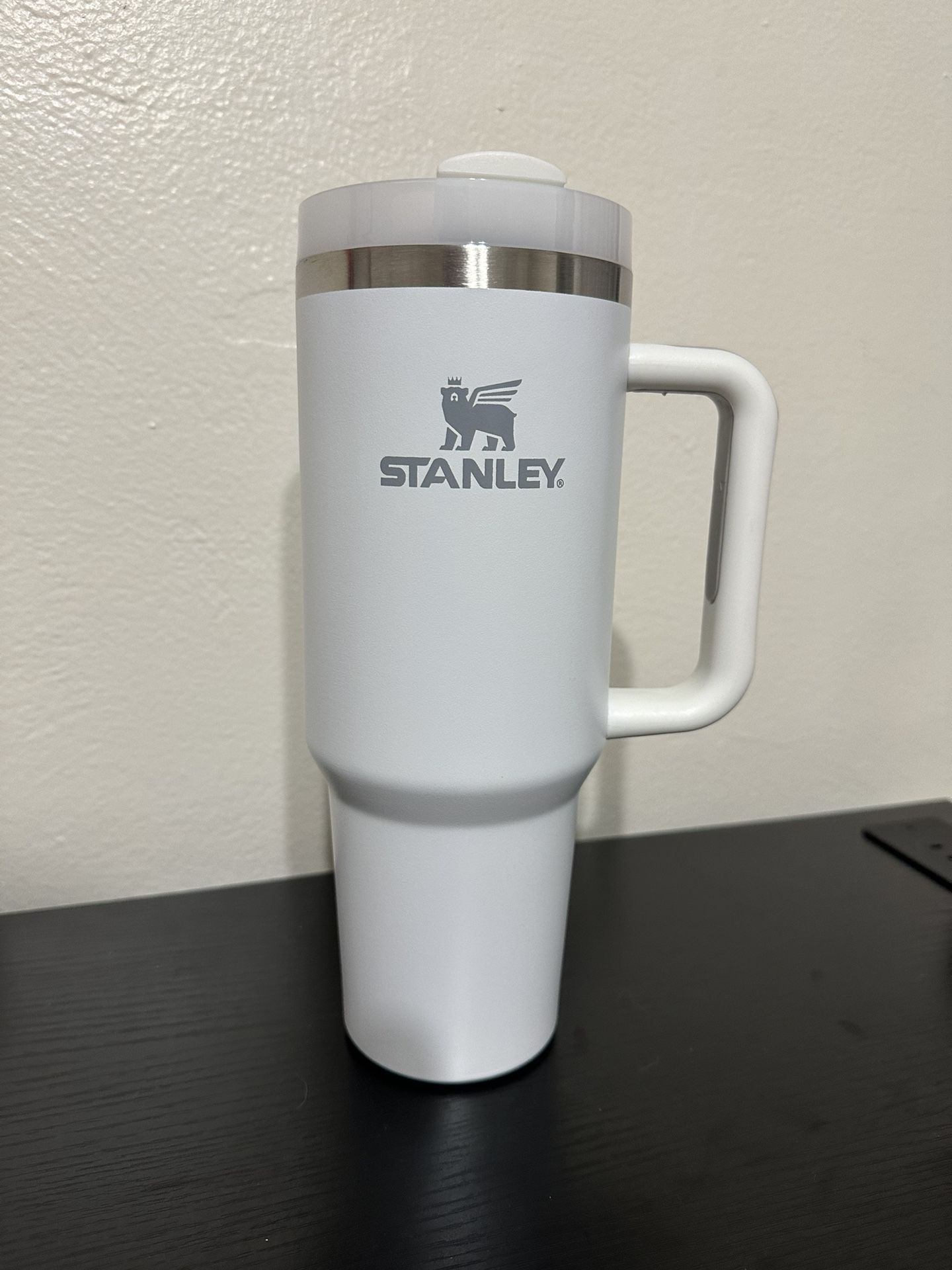 40oz White Stanley cup (Brand New)