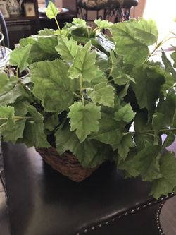 Artificial plant basket