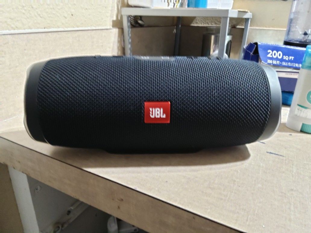 JBL Charge 3 Bluetooth Speaker