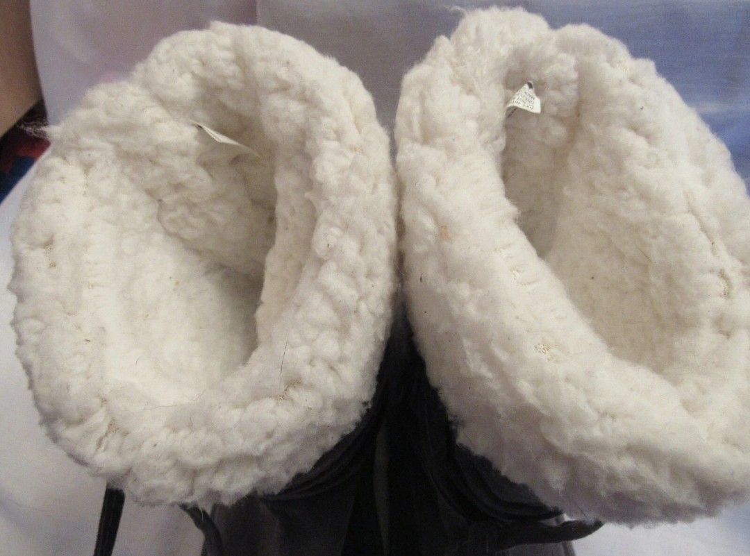 NWT MUK LUKS WOMEN'S BOOTS SIZE 6 - GRAY - FLEECE WITH SUEDE
