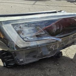 2020 -2022 SUBARU OUTBACK  PASSENGER SIDE HEADLIGHT 