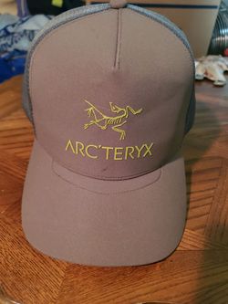 Arc'teryx hat green snapback lightweight