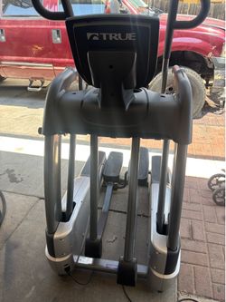 True Elliptical ES700-4