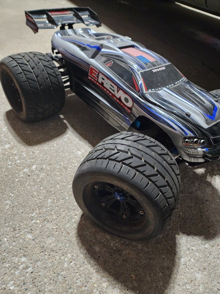 Traxxas E REVO 6S