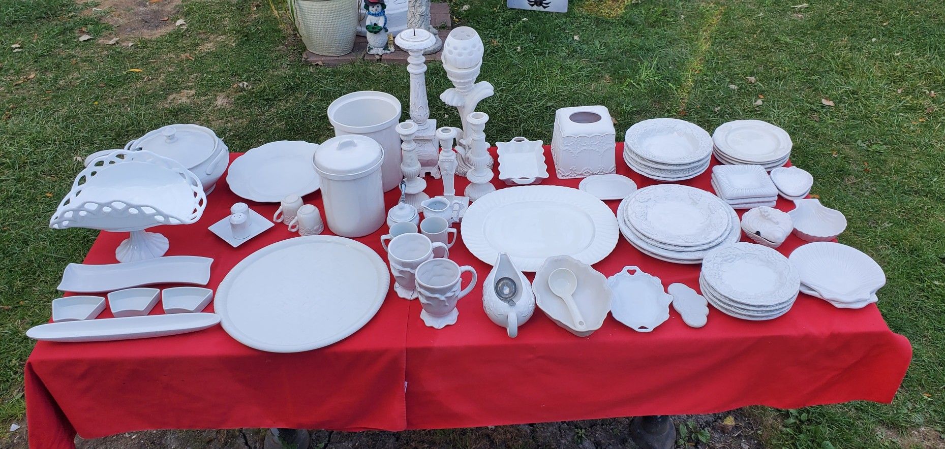 Collection of Pure White Ceramic and Porcelain made in Italy, almost 70 Pieces.