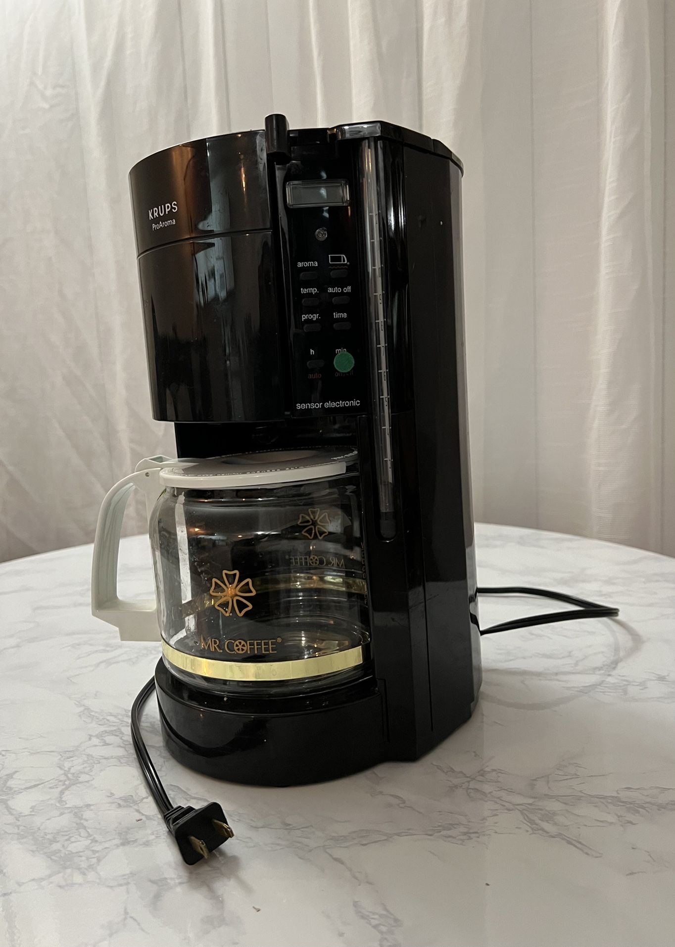 KRUPS ProAroma Sensor Electronic 12 Cup Coffee Maker + Two more Coffee Pots