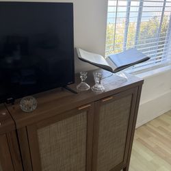 (1) Wooden Tv stand 