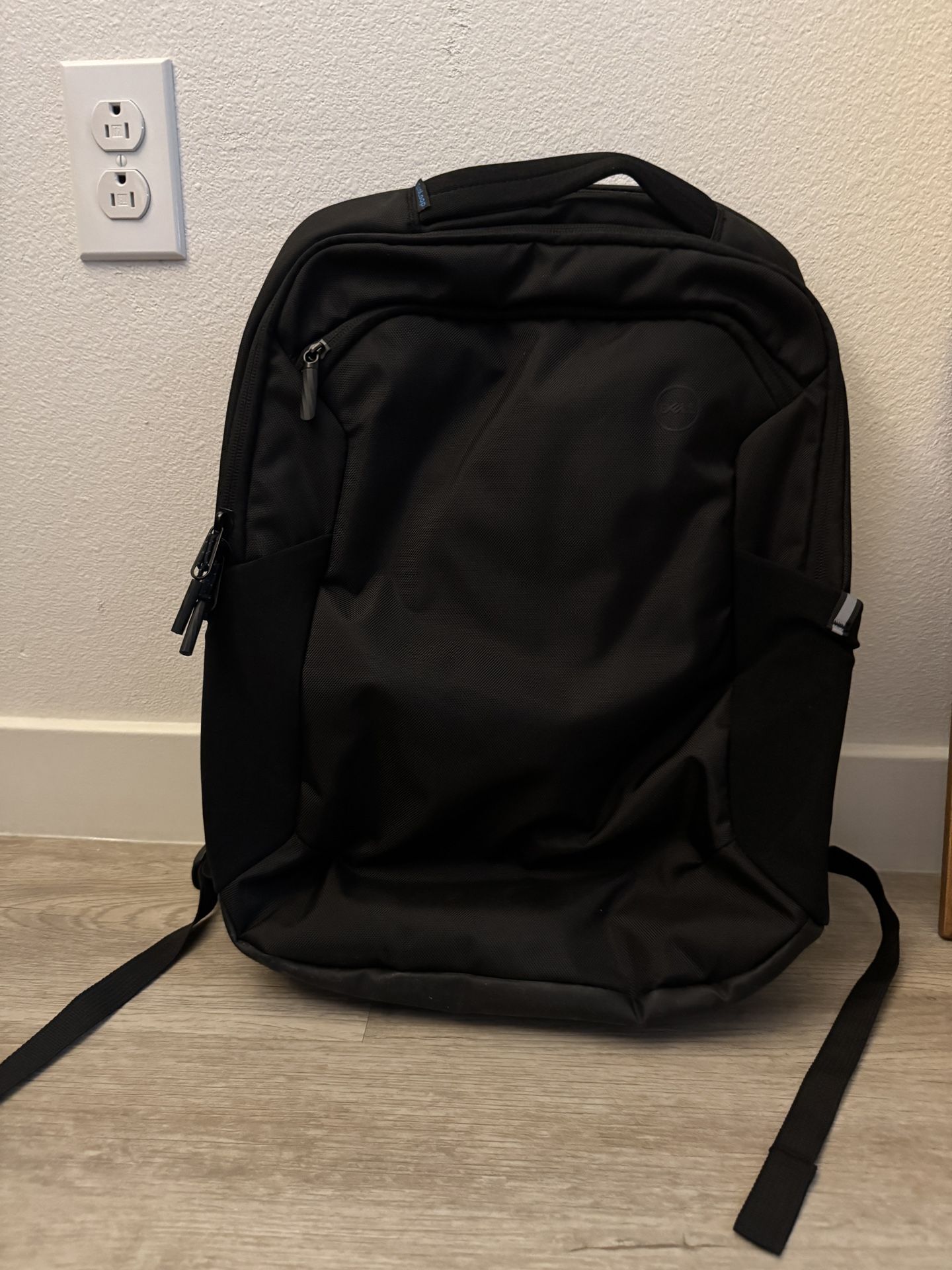 Dell EcoLoop Pro Backpack - CP5723 - Fits upto 15.6-inch, Mesh Pocket, Nylex Lining Material - Black