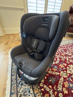 Nuna Revv Rotating Car Seat