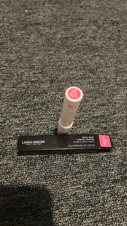 LAURA MERCIER
