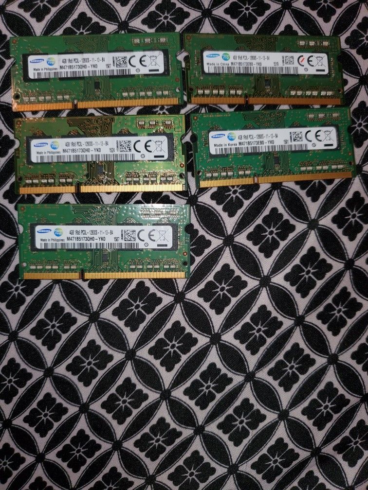 SAMSUNG MEMORY 4GB 1Rx8 1600 MHz PC3L-12800S-11-13-B4

