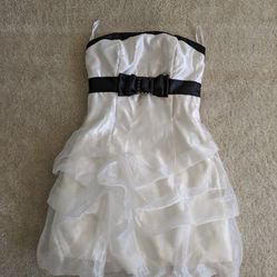 Jessica McClintock for Gunne Sax Black & White Sparkle Prom
Dress