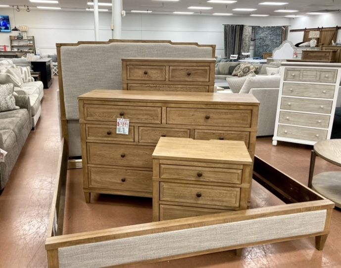 New King Bedroom — SPECIAL 