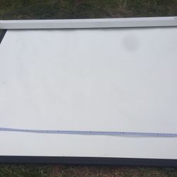 Da-lite Model C Projector Screen
