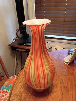 VASE $5 PICK UP IN SUN VALLEY