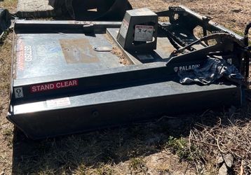 Skidsteer brush shredder attachment