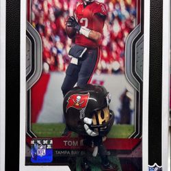 Tom Brady Pop Figure & Trading Cards