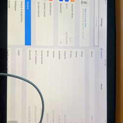 iPad 4 Black 32G With Cover And Charger And Cable