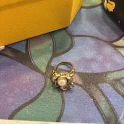 Vintage gold ring with pearl