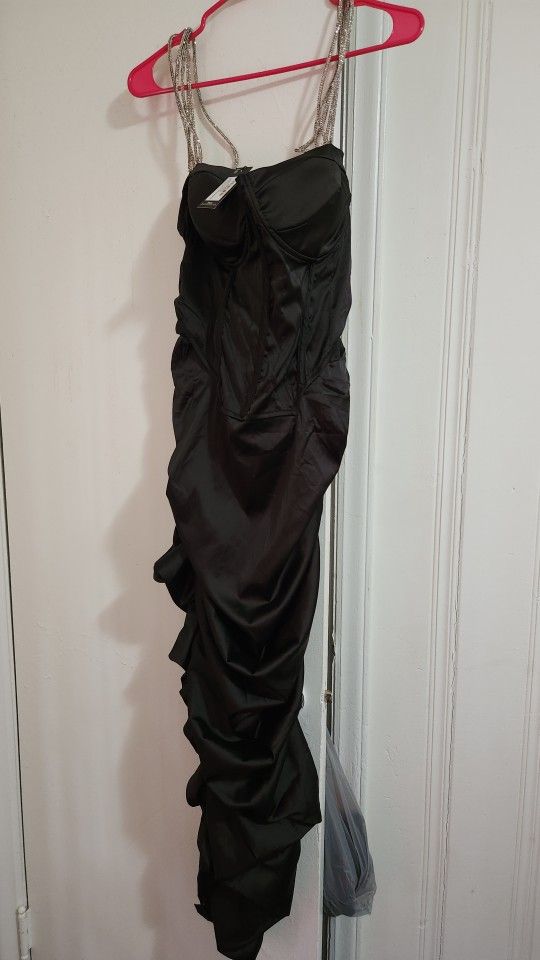Beautiful Full Length Black Prom Or Bridesmaids Dress 