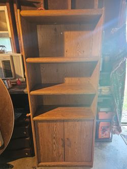 Book case with 3 shelves & storage