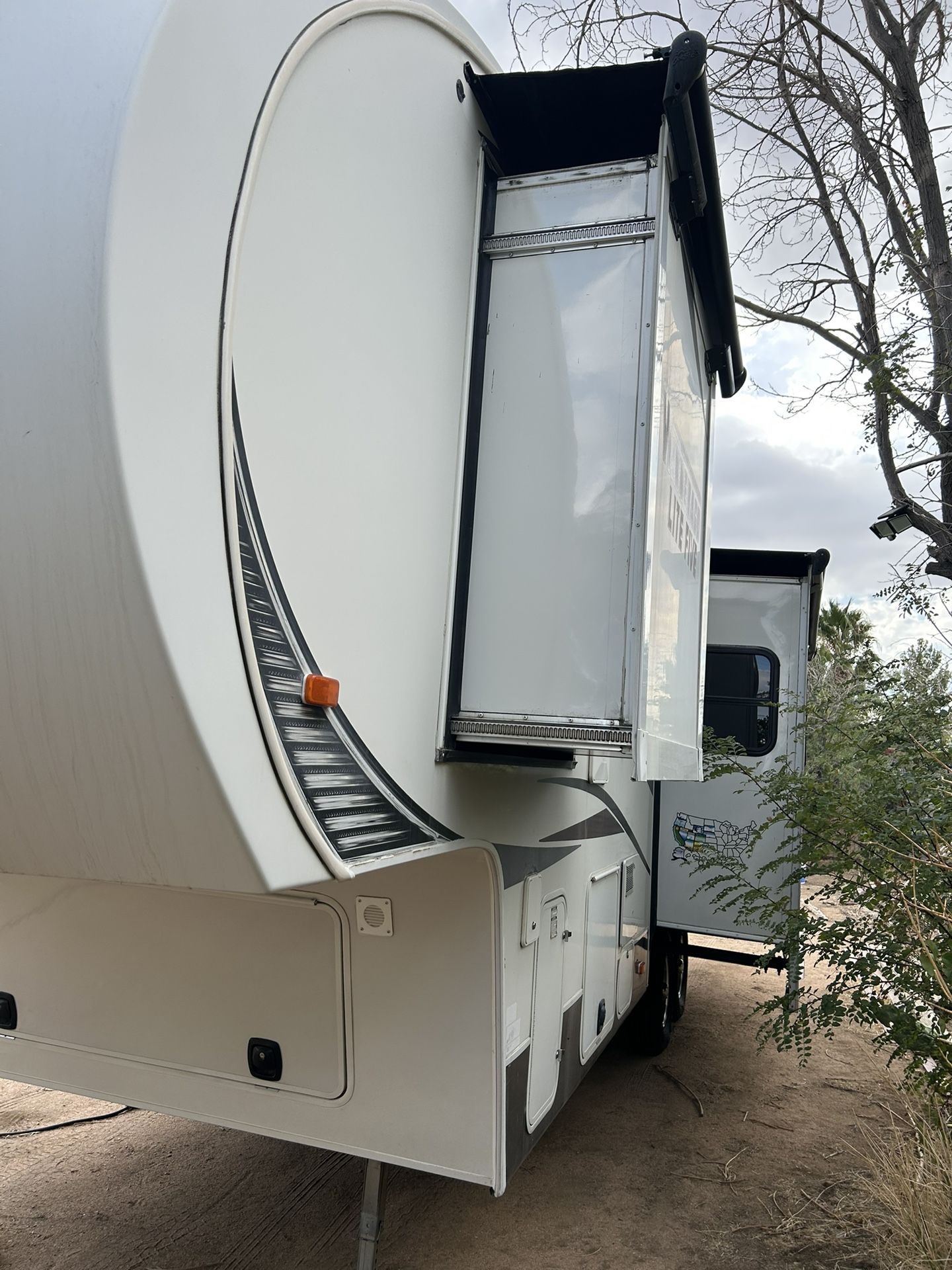 2013 winnebago lite five