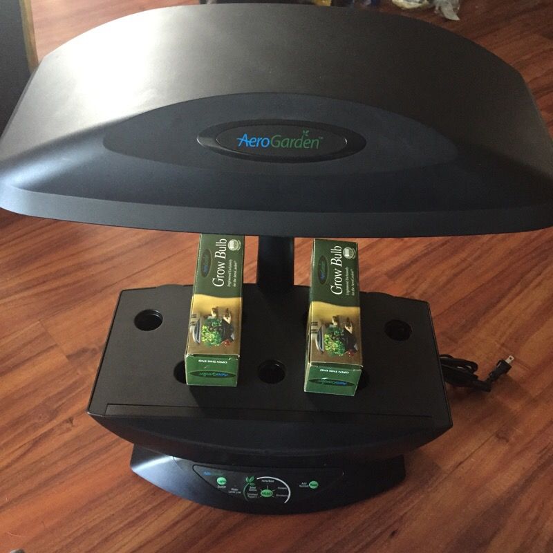 AeroGarden Hydroponic 7 Pod Growing System 100710-BLK