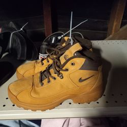 Nike Boots